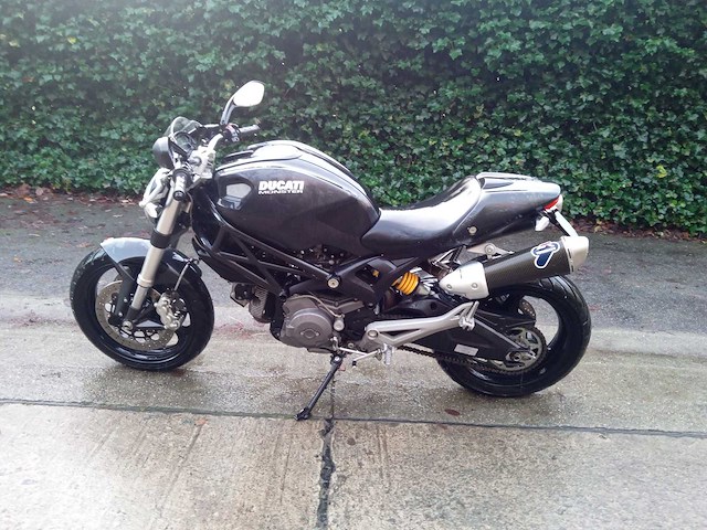 Ducati - monster 696 - motorfiets - afbeelding 1 van  9