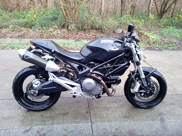 Ducati - monster 696 - motorfiets - afbeelding 2 van  9