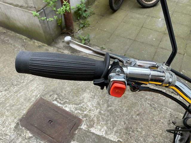 Ducati 250 road motorfiets 1973 - afbeelding 9 van  22