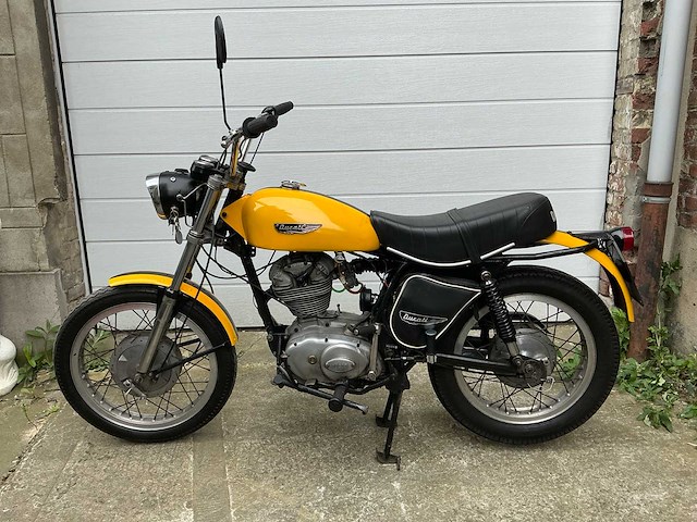 Ducati 250 road motorfiets 1973 - afbeelding 10 van  22
