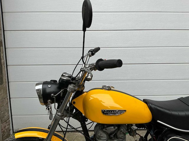 Ducati 250 road motorfiets 1973 - afbeelding 19 van  22