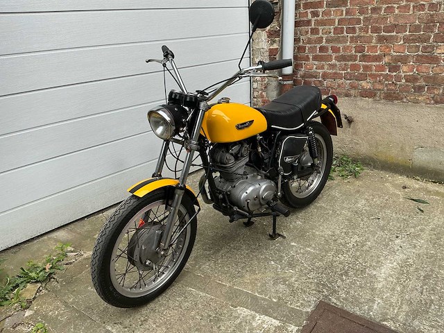 Ducati 250 road motorfiets 1973 - afbeelding 1 van  25