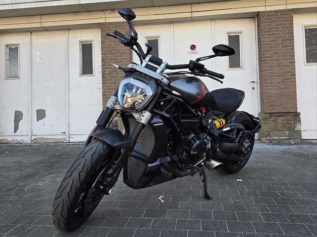 Ducati diavel motorfiets - afbeelding 1 van  11
