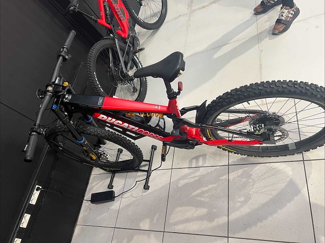 Ducati tk-01 rr emtb enduro mountainbike - afbeelding 11 van  12