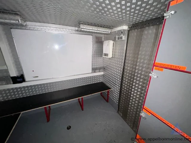 Duikcontainer duikcon, afmetingen 4,95 x 2,40 m, met interne inrichting en externe verlichting, elektrische aansluitingen 200-250v en 380-415v. werking niet gekend. - afbeelding 8 van  10
