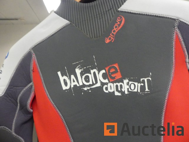 Duikuitrusting; dames wetsuit aqualoung comfort combi 7 mm + schorty 5.5 mm - afbeelding 1 van  11