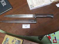 Duitse mauser bajonet in houder - afbeelding 1 van  2