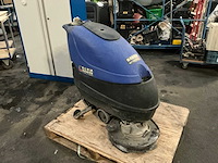 Dulevo h404m zelfrijdende veegmachine - afbeelding 2 van  5