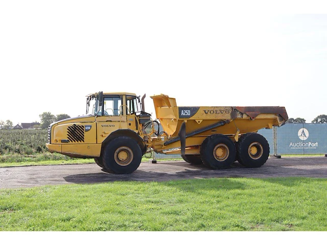 Dumper volvo a25d diesel 227kw 2002 - afbeelding 1 van  1