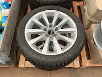 Dunlop winterbanden 245/45 r18 band, wiel en velg (4x) - afbeelding 1 van  3