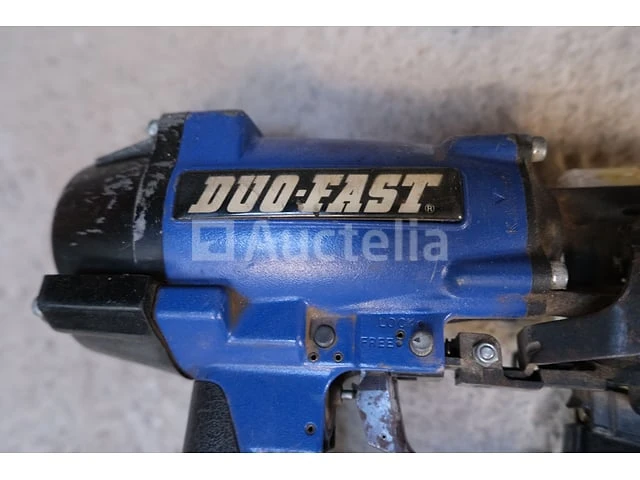 Duo-fast pneumatische spijkermachine - afbeelding 1 van  6