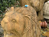 Duo van twee leeuwen in limestone. - afbeelding 4 van  4