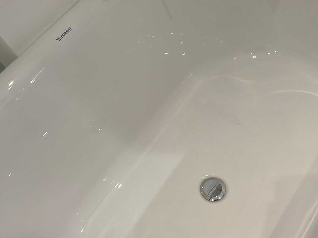 Duravit bad met grohe mengkraan - afbeelding 6 van  7