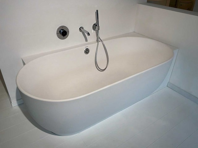 Duravit luv bad met axor starck handdouche - afbeelding 1 van  11
