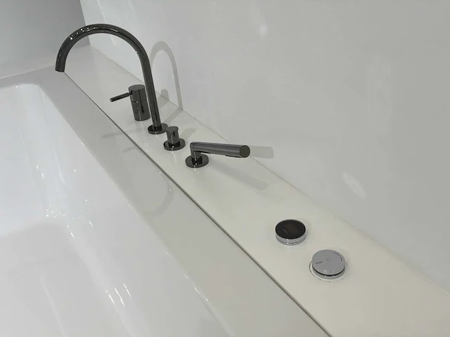 Duravit palova bad met dornbracht handdouche - afbeelding 3 van  9