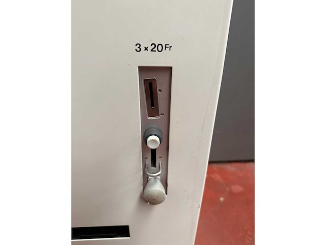 Durex - vintage condoom automaat - afbeelding 3 van  6