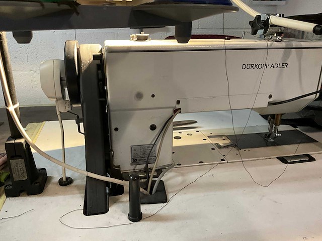 Dürkopp adler - naaimachine voor leder en auto interieur - afbeelding 6 van  11