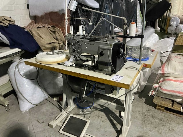 Dürkopp k767 1-naalds stiksteekmachine - afbeelding 1 van  7