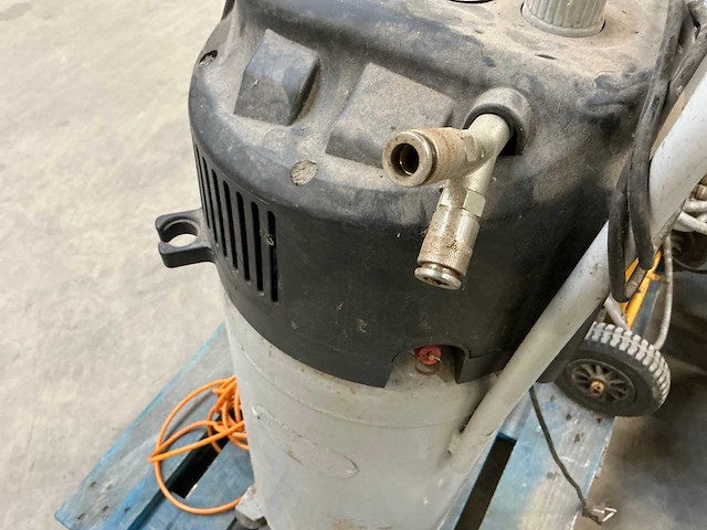 Duro d-k 242/50 luchtcompressor - afbeelding 6 van  7