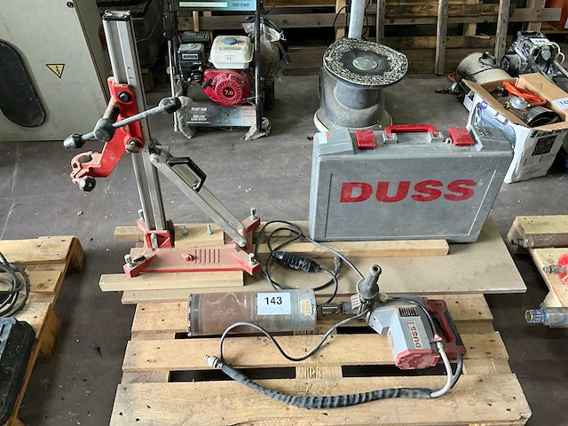 Duss dia303w kernboormachine en statief - afbeelding 1 van  2