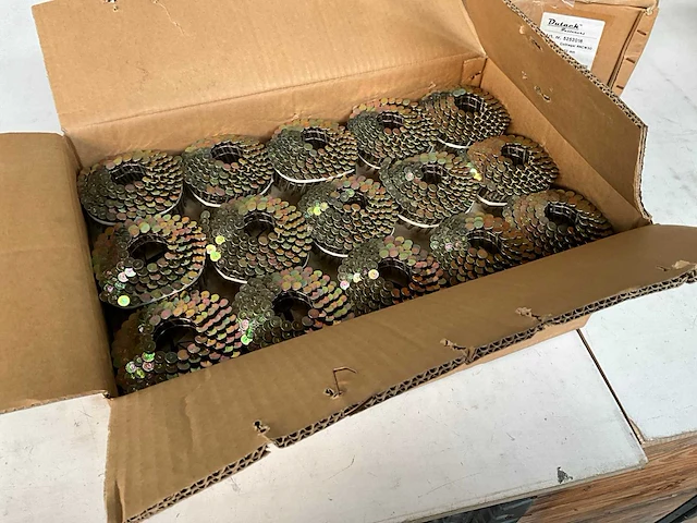 Dutack coilnagel rncw30 asfalt 32 mm nagel op band doos 7200 stuks - afbeelding 5 van  5