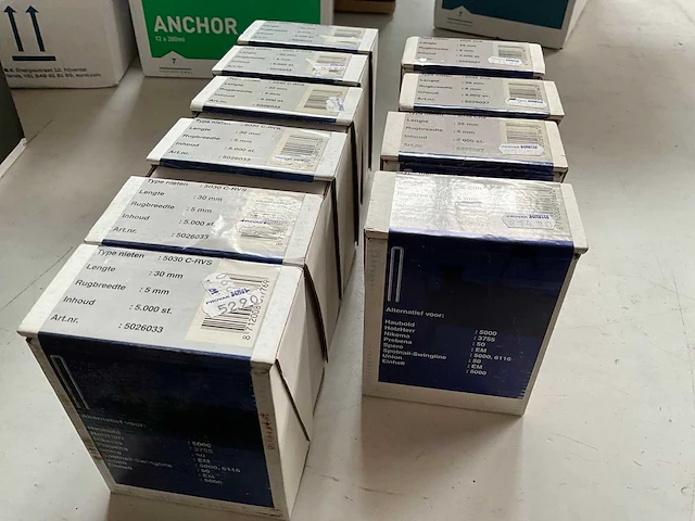 Dutack mix kavel diverse nieten o.a. rvs - afbeelding 1 van  5