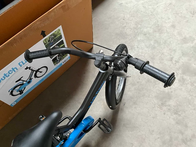 Dutch flavor kinderfiets blauw met zijwieltjes 16” - afbeelding 4 van  11