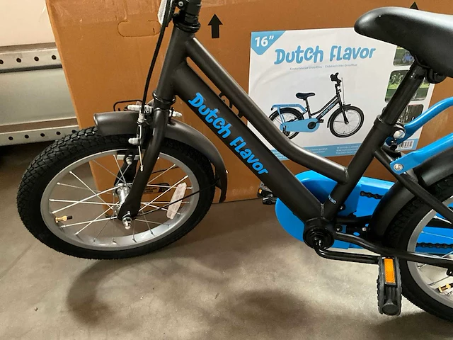 Dutch flavor kinderfiets blauw met zijwieltjes 16” - afbeelding 8 van  11
