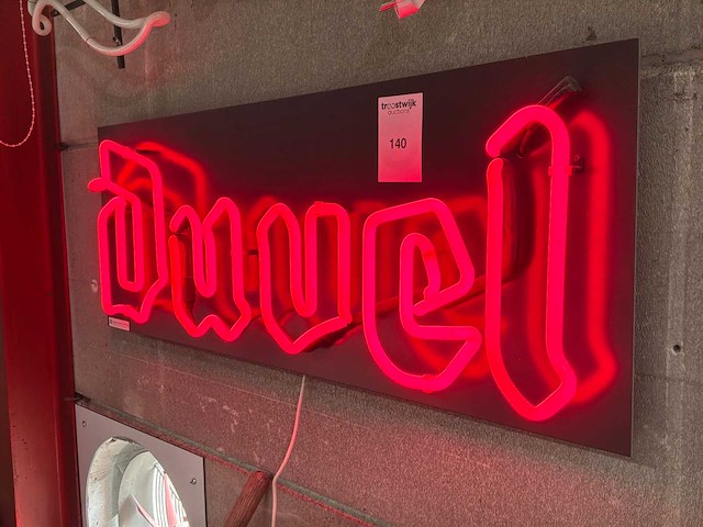 Duvel decoratie neon verlichting - afbeelding 2 van  2