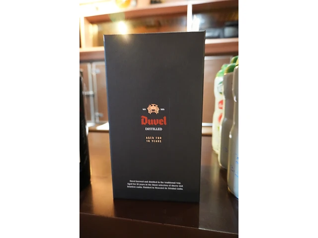 Duvel distilled 10 jaar, jubileumeditie 150 jaar (2021), in geschenkdoos - afbeelding 2 van  4