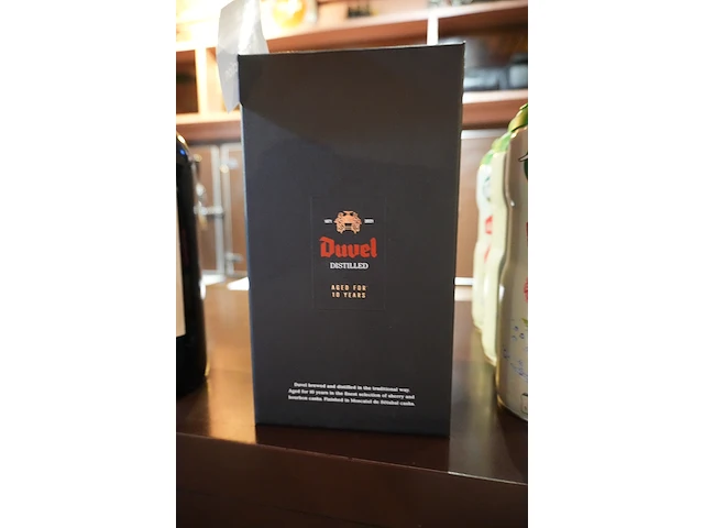 Duvel distilled 10 jaar, jubileumeditie 150 jaar (2021), in geschenkdoos - afbeelding 3 van  4