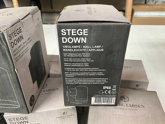 Dyberg larsen stege down wandlamp mat zwart (8x) - afbeelding 4 van  4