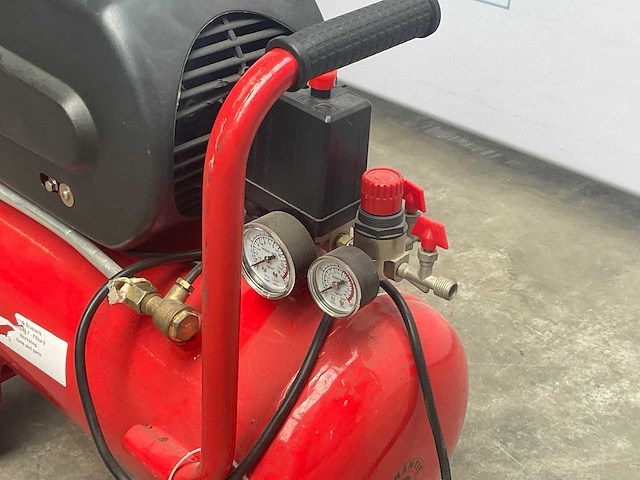 Dynam lucht - luchtcompressoren - 2011 - afbeelding 2 van  9