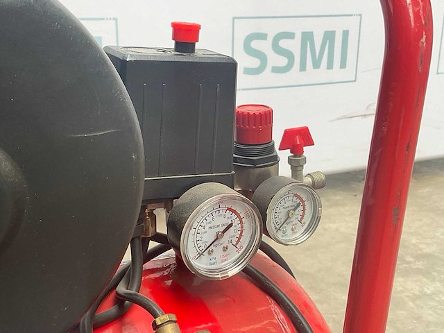 Dynam lucht - luchtcompressoren - 2011 - afbeelding 3 van  9