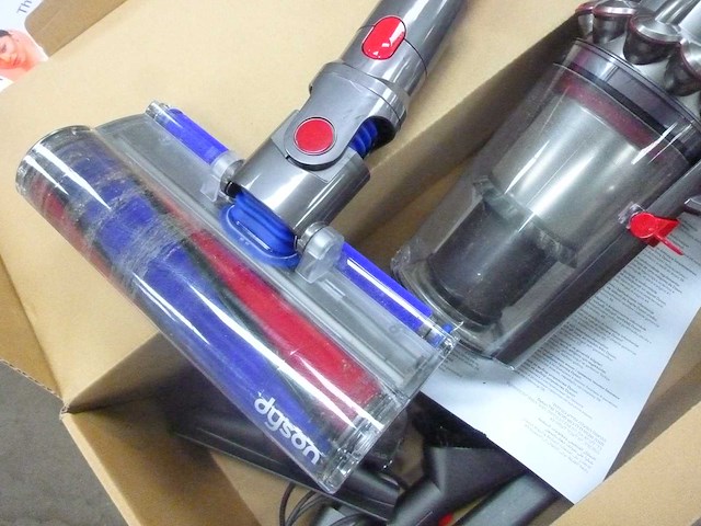 Dyson v11 fluffy 610 w stickstofzuiger rood en paars - afbeelding 9 van  10