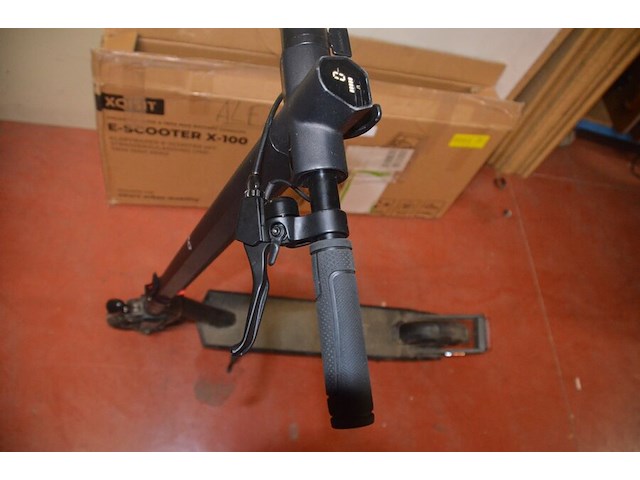 E-scooter xqisit x-100 zonder lader (b437) - afbeelding 5 van  9
