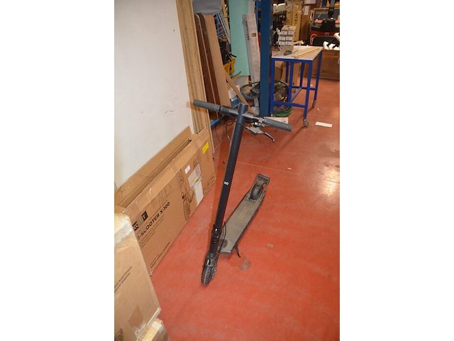E-scooter xqisit x-100 zonder lader (b437) - afbeelding 4 van  9
