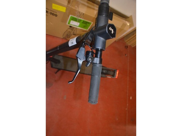 E-scooter xqisit x-100 zonder lader (b437) - afbeelding 5 van  9