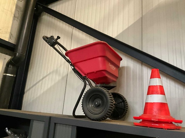 Earthway ev-n-spred strooiwagentje - afbeelding 2 van  4