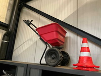 Earthway ev-n-spred strooiwagentje - afbeelding 2 van  4