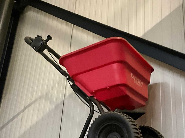 Earthway ev-n-spred strooiwagentje - afbeelding 4 van  4