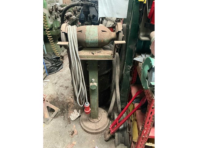 Ecem slijpmolen op voet - afbeelding 1 van  3