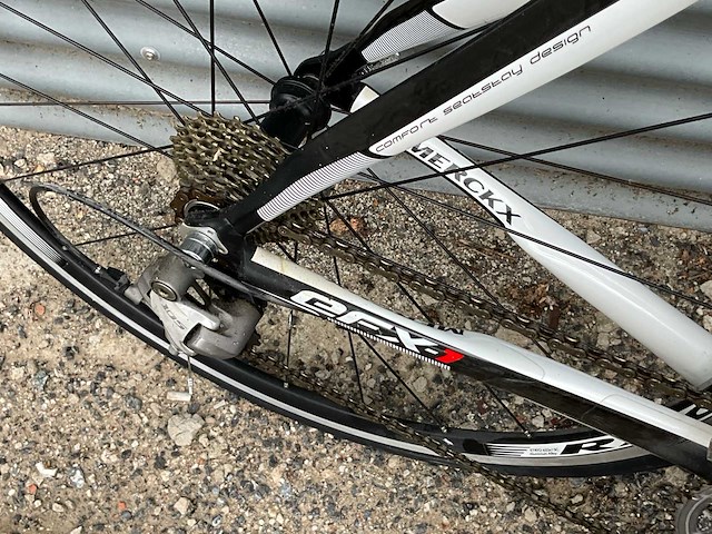 Eddy merckx efx1 racefiets – carbon frame, shimano tiagra 10-speed - afbeelding 10 van  11
