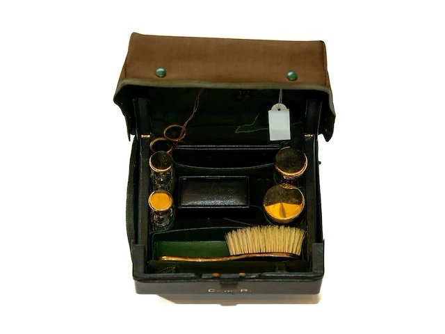 Edwardiaanse lederen en zilveren toilettas /... - afbeelding 1 van  4