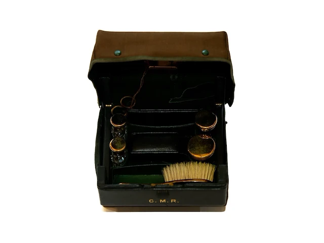 Edwardiaanse lederen en zilveren toilettas /... - afbeelding 2 van  4