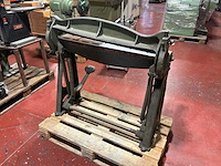 Edwards voetbediend plaatsnijmachine manueel - afbeelding 3 van  5