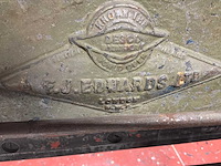 Edwards voetbediend plaatsnijmachine manueel - afbeelding 5 van  5