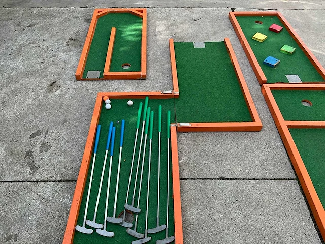 Ee 02 minigolf / sportattractie - afbeelding 3 van  3