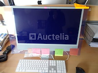 Een apple alles-in-één computer met een apple-toetsenbord - afbeelding 1 van  2
