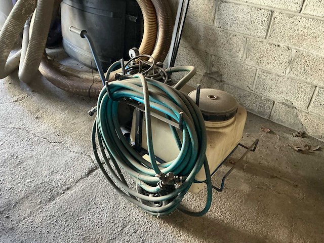 Een elektrische membraan-/doseerpomp - afbeelding 1 van  1
